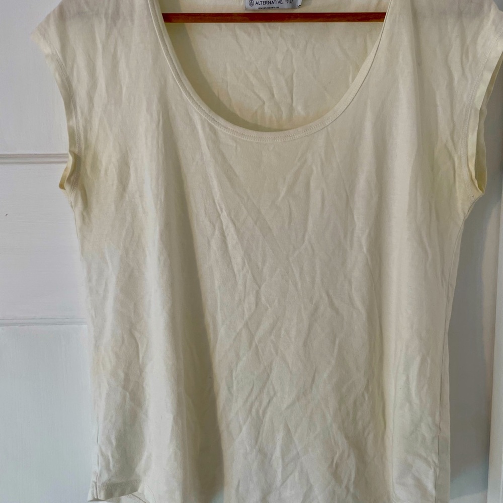 Off white scoop neck, alternative apparel